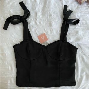 NWT MISS LOLA BLACK TOP SIZE SMALL